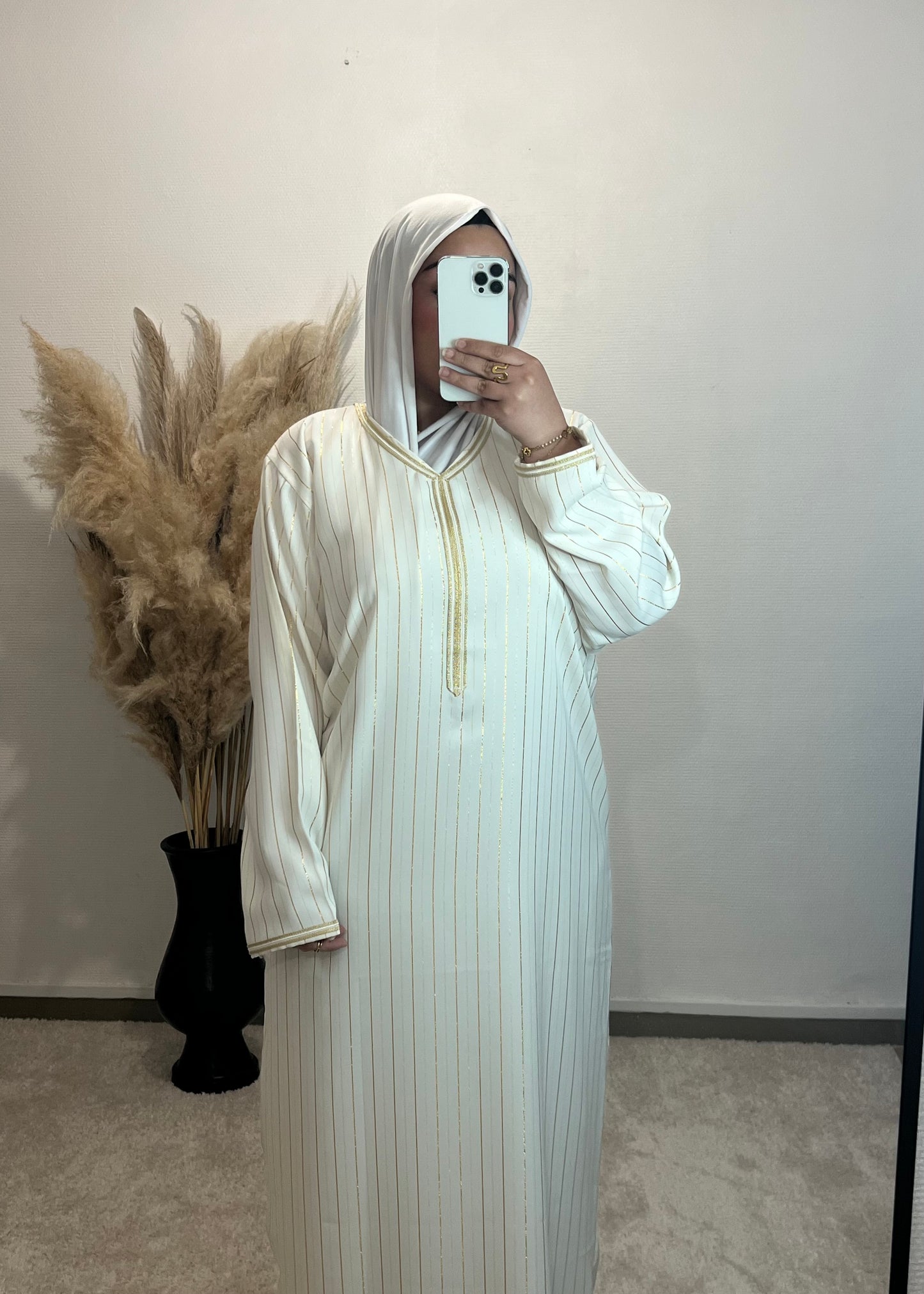 Yasmine Blanche - Abaya