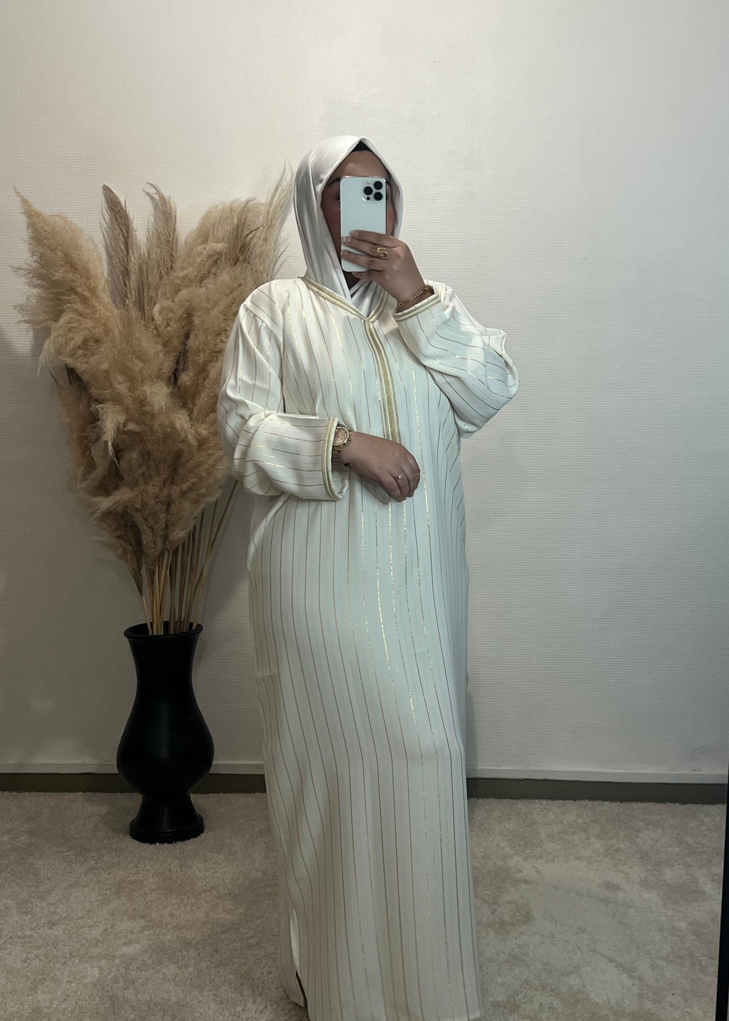 Yasmine Blanche - Abaya