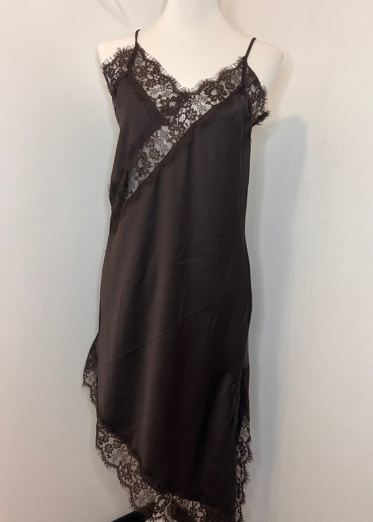 Robe dentelle marron