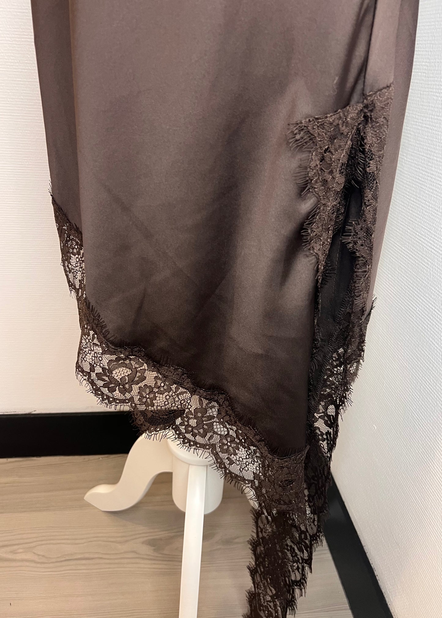 Robe dentelle marron